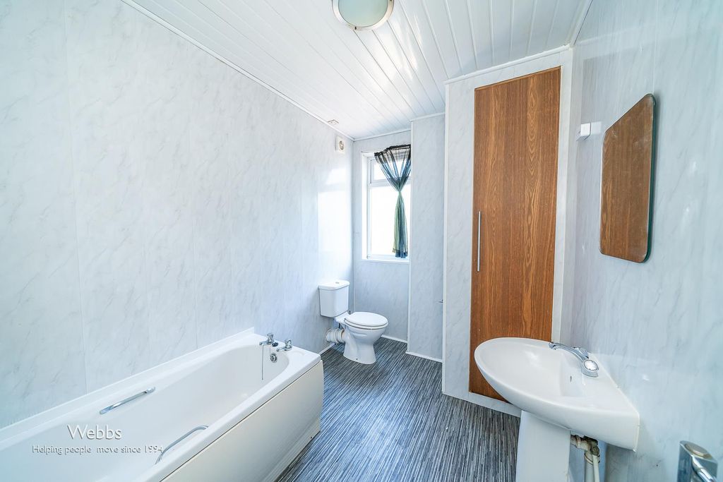 Property photo 2 of 20 Â© Webbs Estate Agents Â© (74 Of 127).Jpg