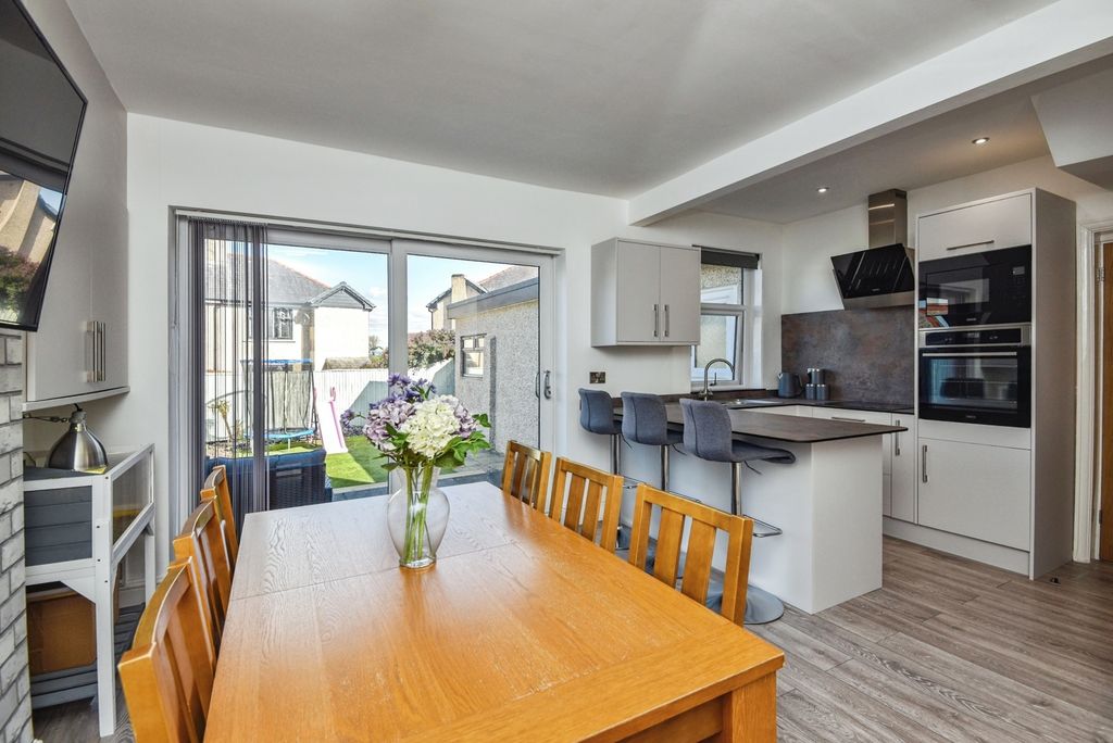 Property photo 3 of 20 Pbox-Img.Jpg
