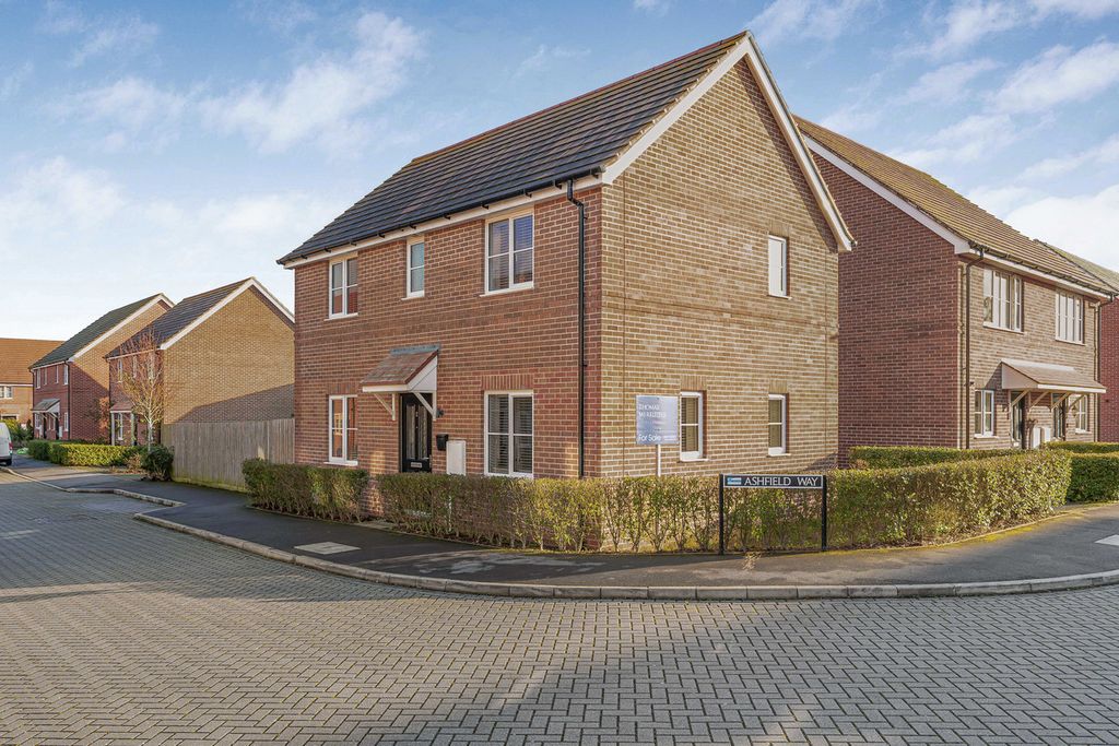 Property photo 1 of 28