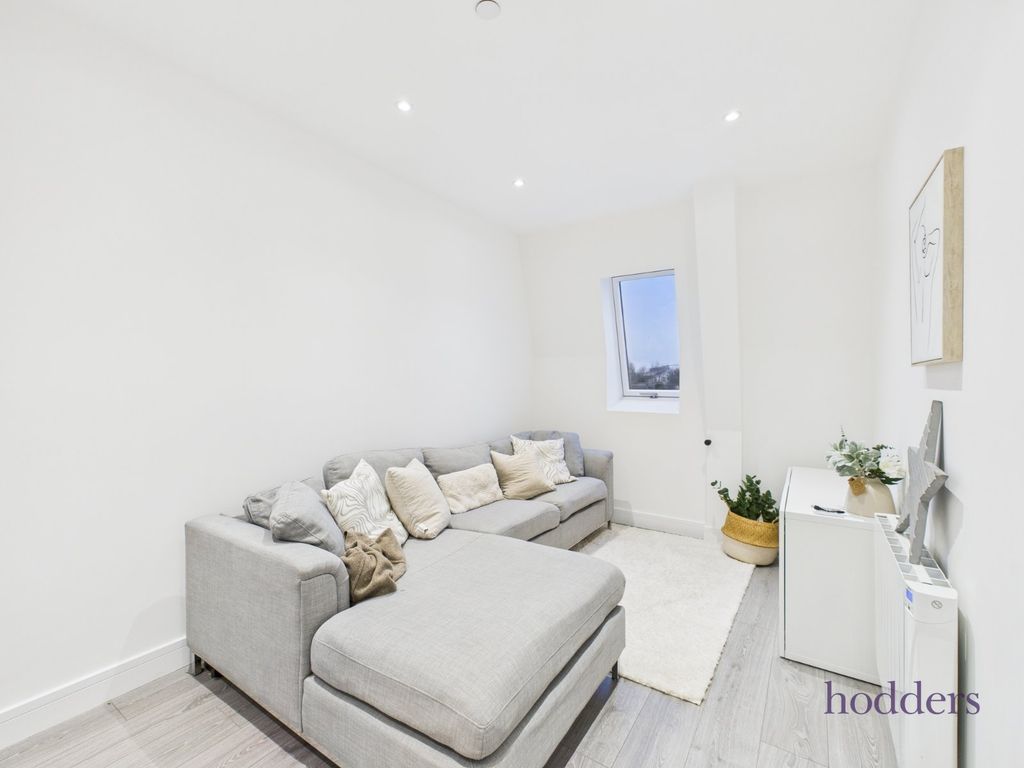 Property photo 3 of 11 Picture No. 13