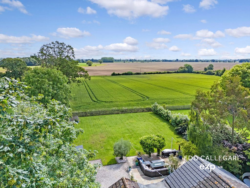 Property photo 2 of 33