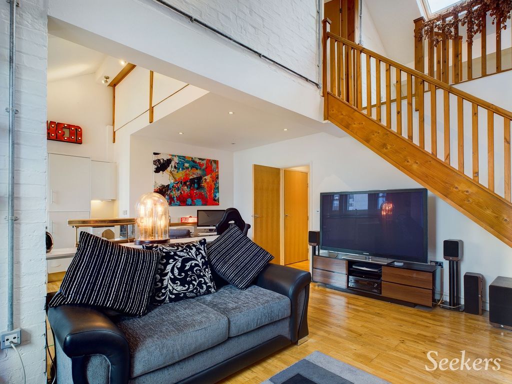 Property photo 3 of 15 Photo 14