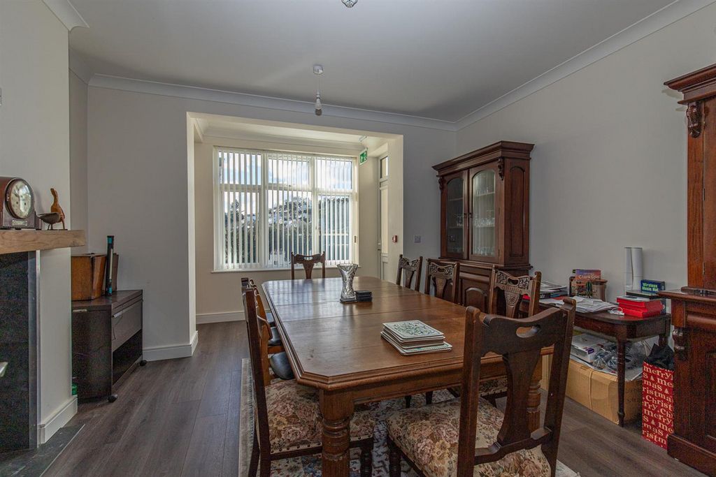 Property photo 3 of 50