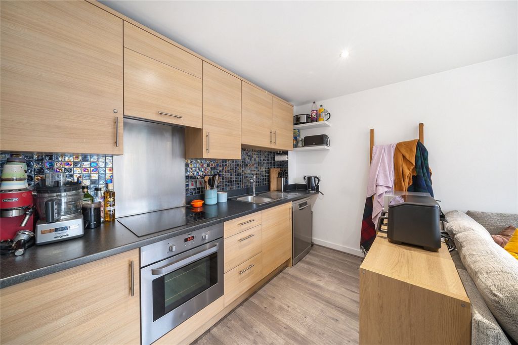 Property photo 3 of 8 Kitchen