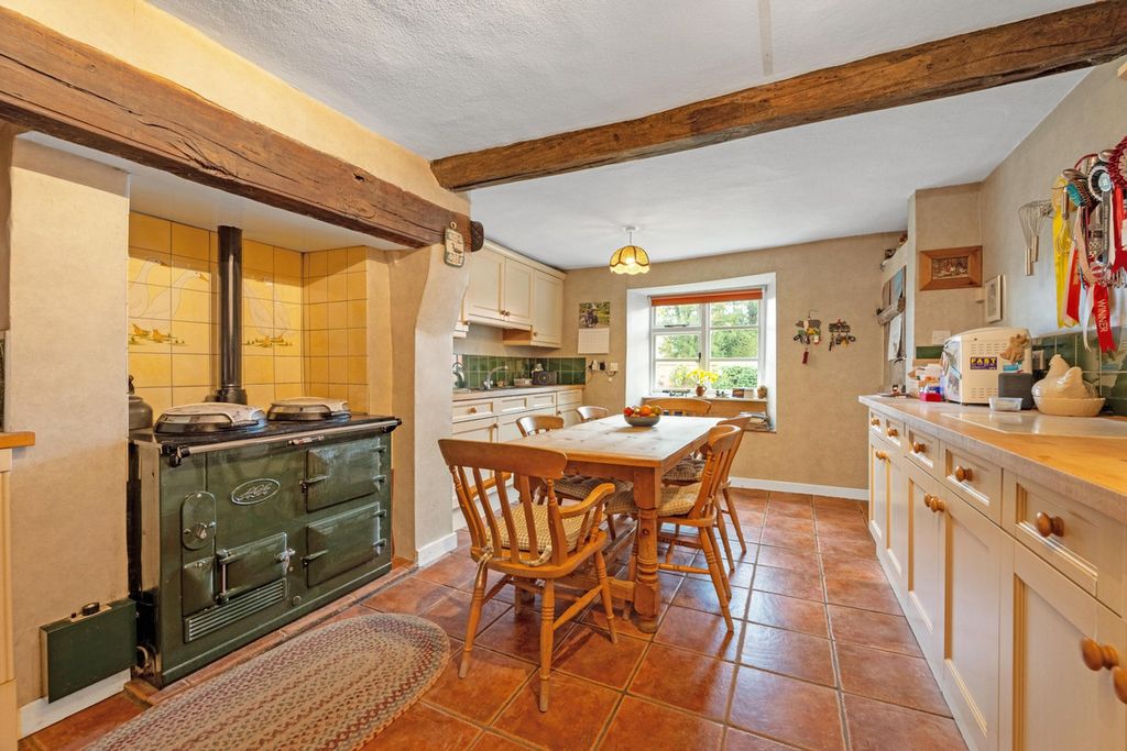 Property photo 3 of 36