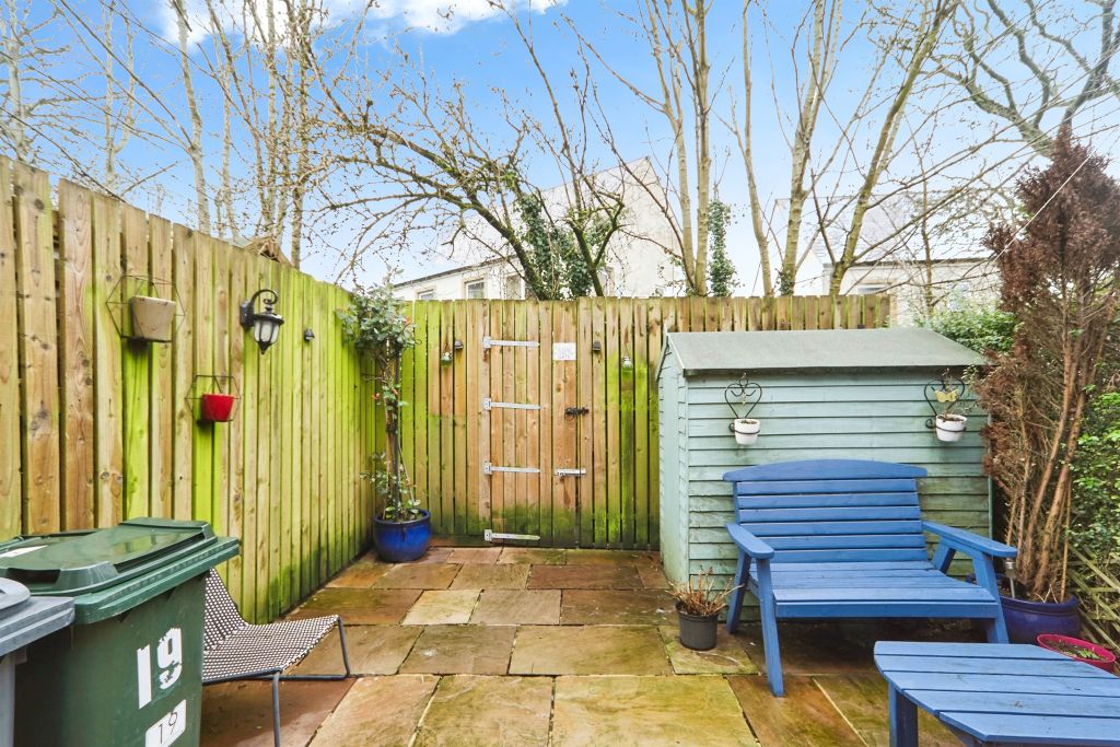 Property photo 2 of 17