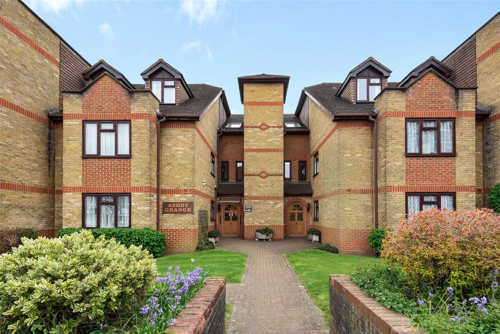 Property photo 1 of 14 External