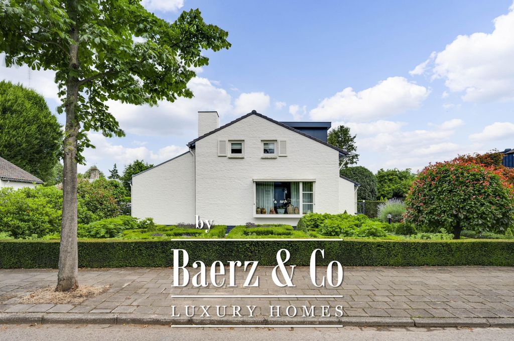 Property photo 1 of 40