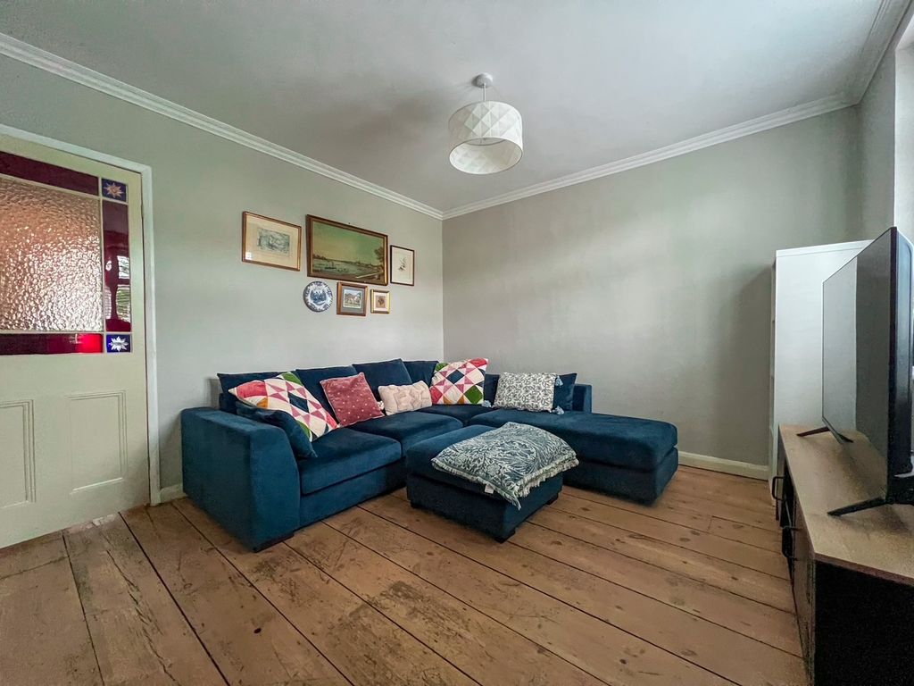 Property photo 2 of 35