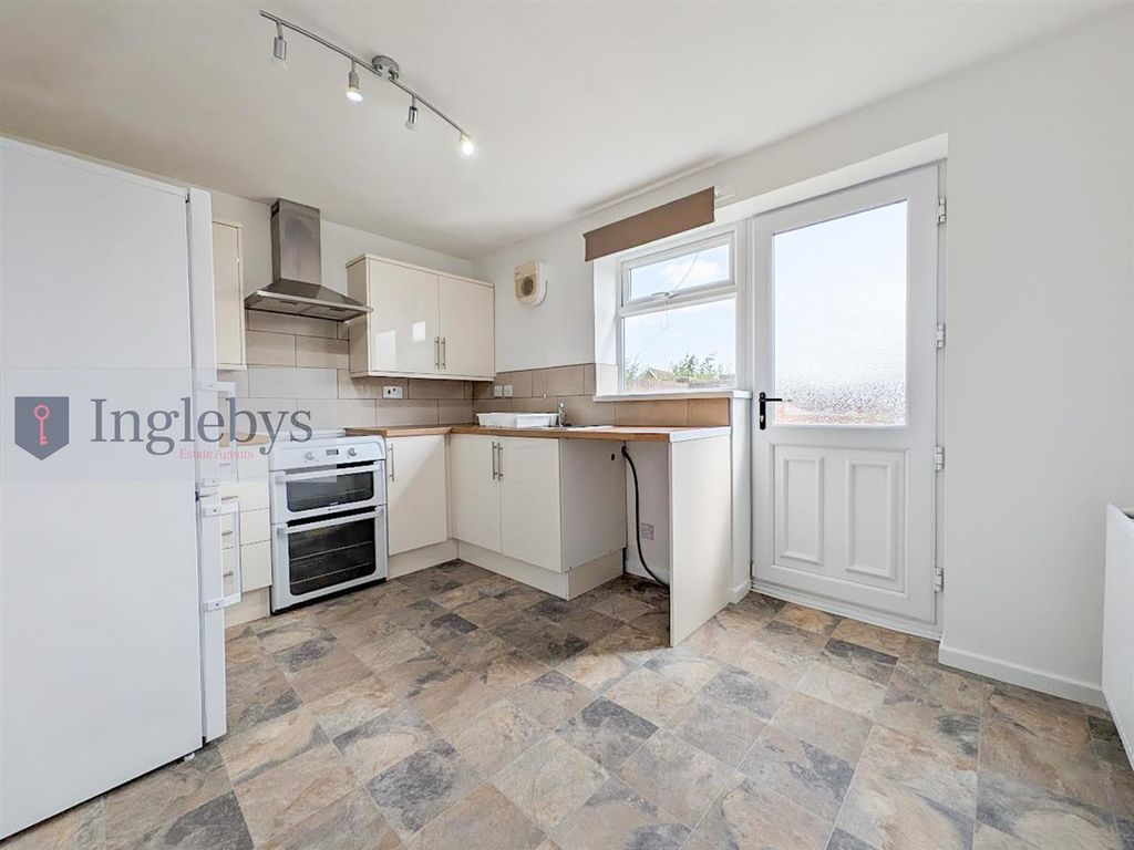 Property photo 2 of 24