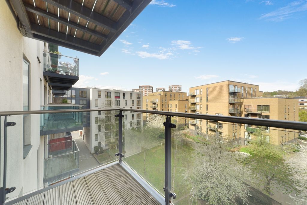 Property photo 3 of 13 Dsc_1644_High