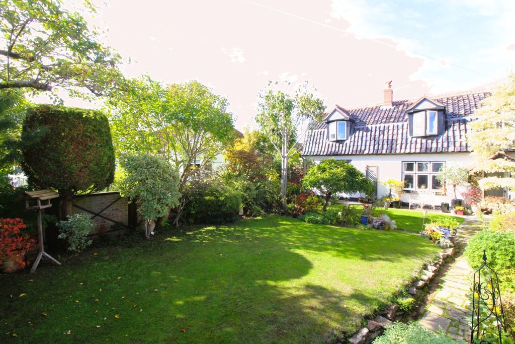 Property photo 1 of 23 Img_1930