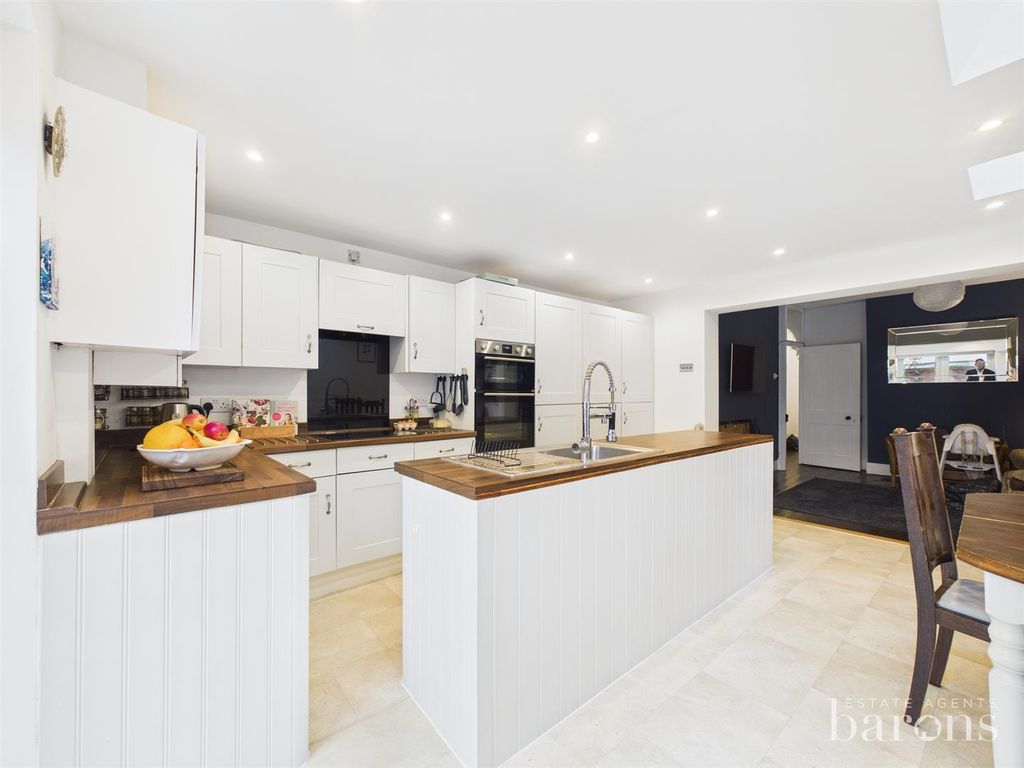 Property photo 3 of 20 Cam05500G0-Pr0092-Still002.Jpg