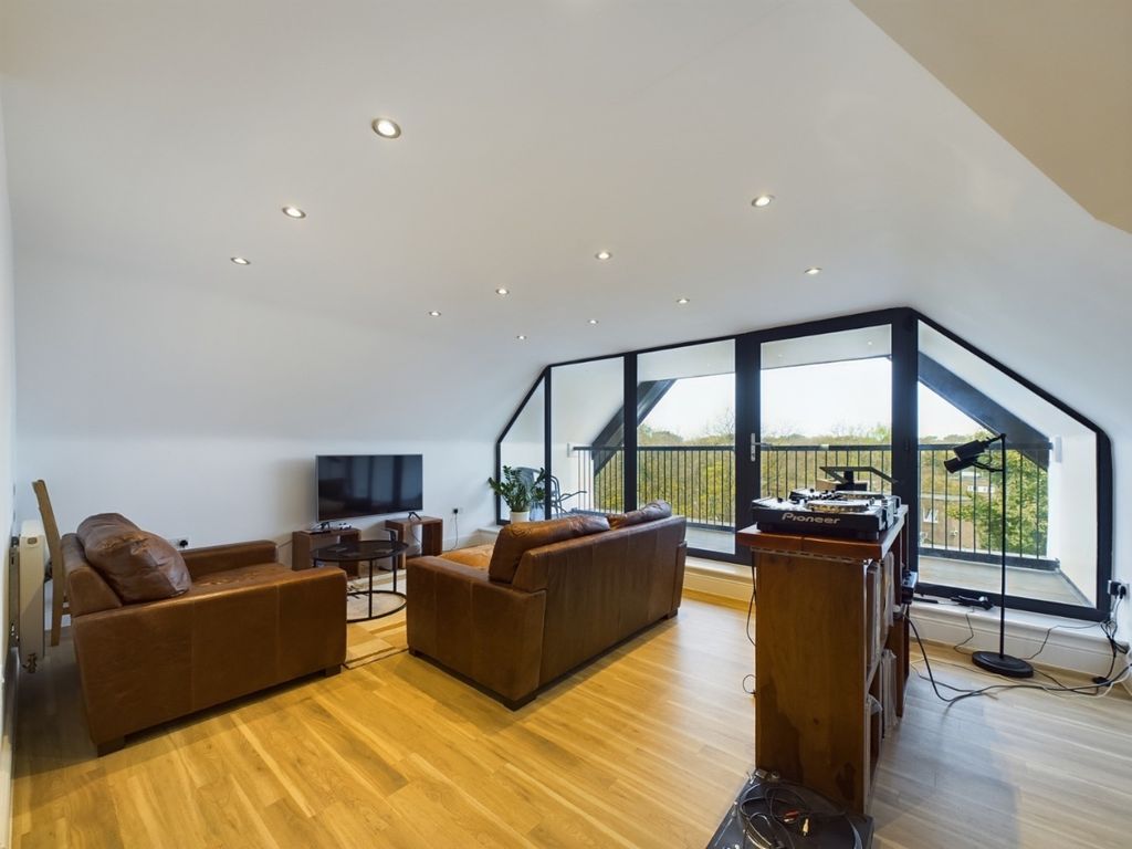 Property photo 1 of 15 4867430