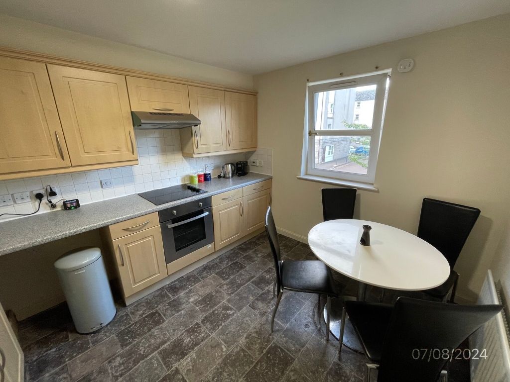 Property photo 2 of 8 Dining Kitchen