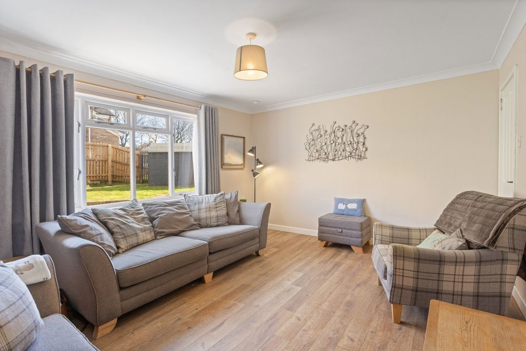 Property photo 2 of 27