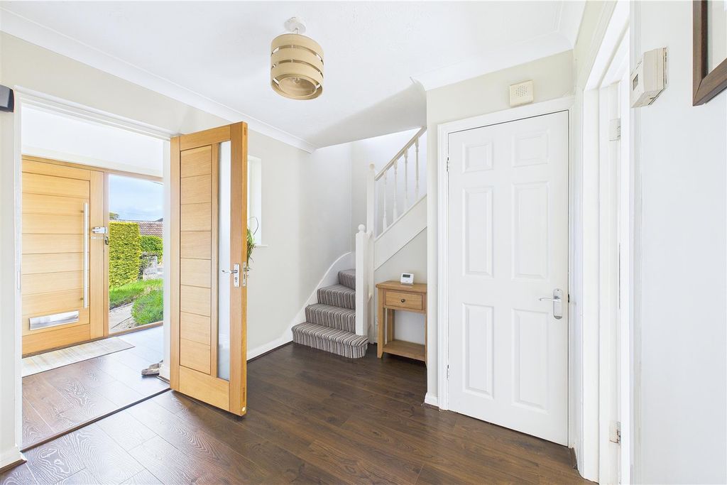 Property photo 3 of 26