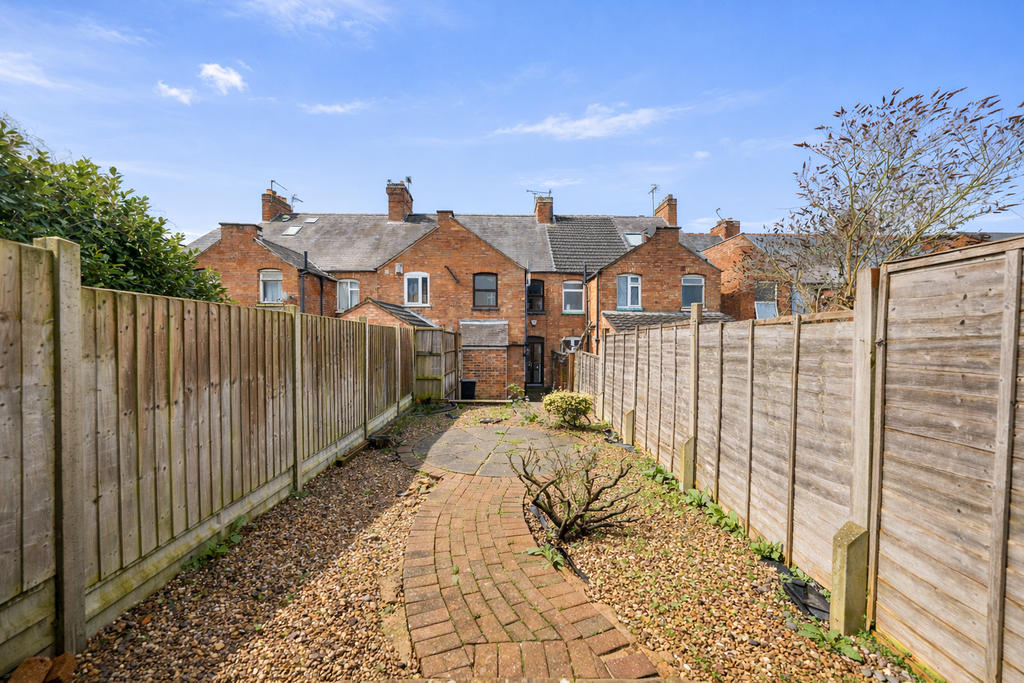 Property photo 2 of 17 Back