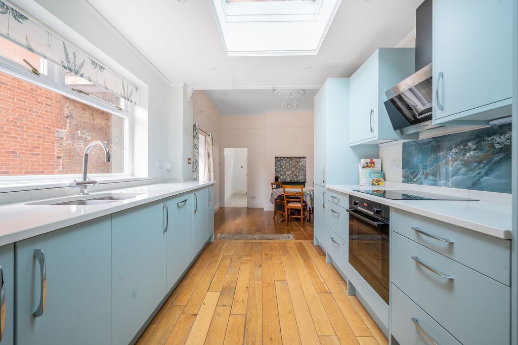 Property photo 3 of 19