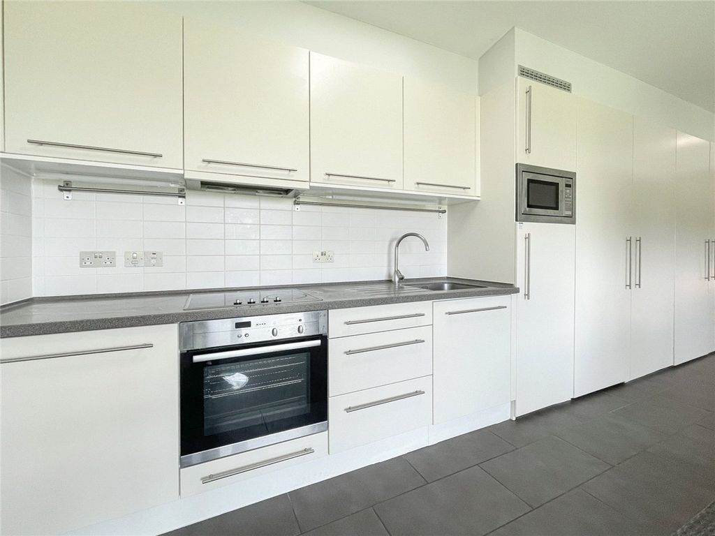 Property photo 2 of 6 Picture No. 21