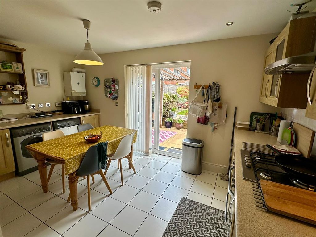 Property photo 2 of 21