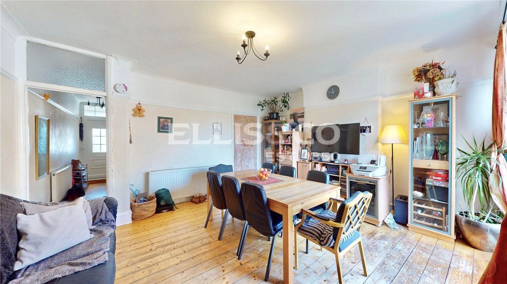 Property photo 2 of 9 Picture No. 25