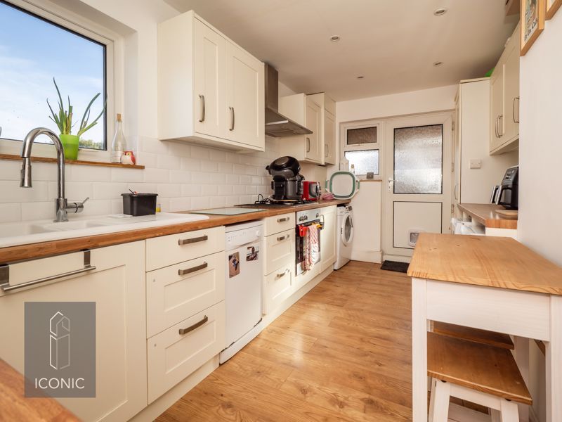 Property photo 2 of 14 Photo 12