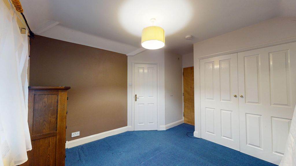 Property photo 1 of 6 Bedroom 1 - Angle 1