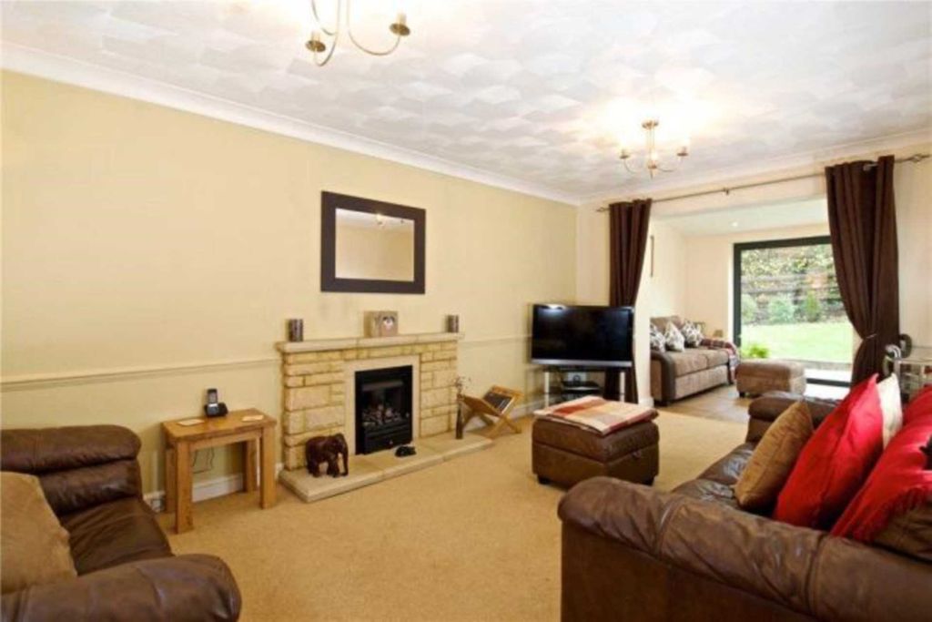 Property photo 2 of 20