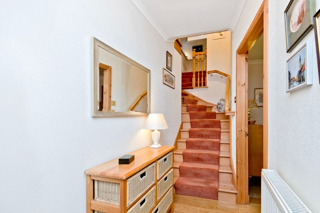 Property photo 2 of 26