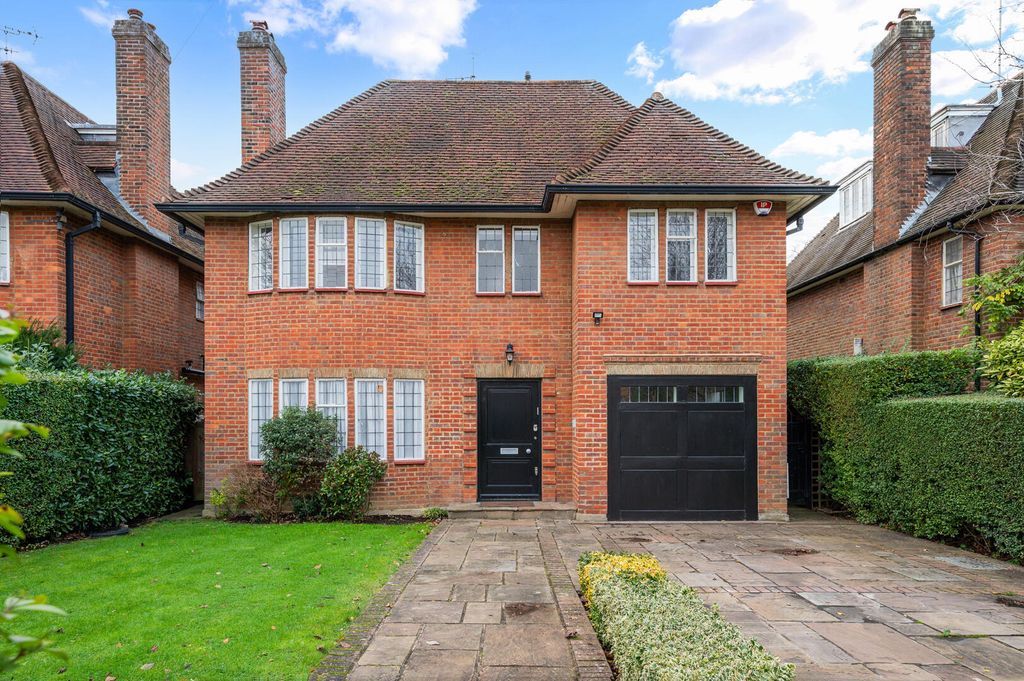 Property photo 1 of 17 Front (Exterior)