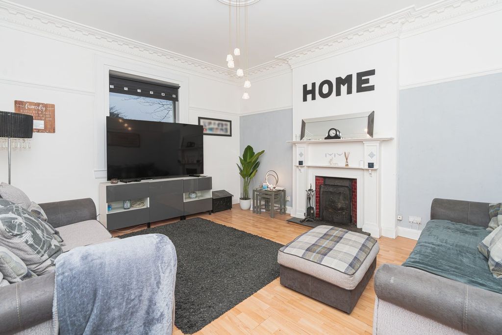 Property photo 2 of 28