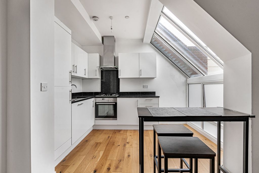 Property photo 3 of 21 Kitchen