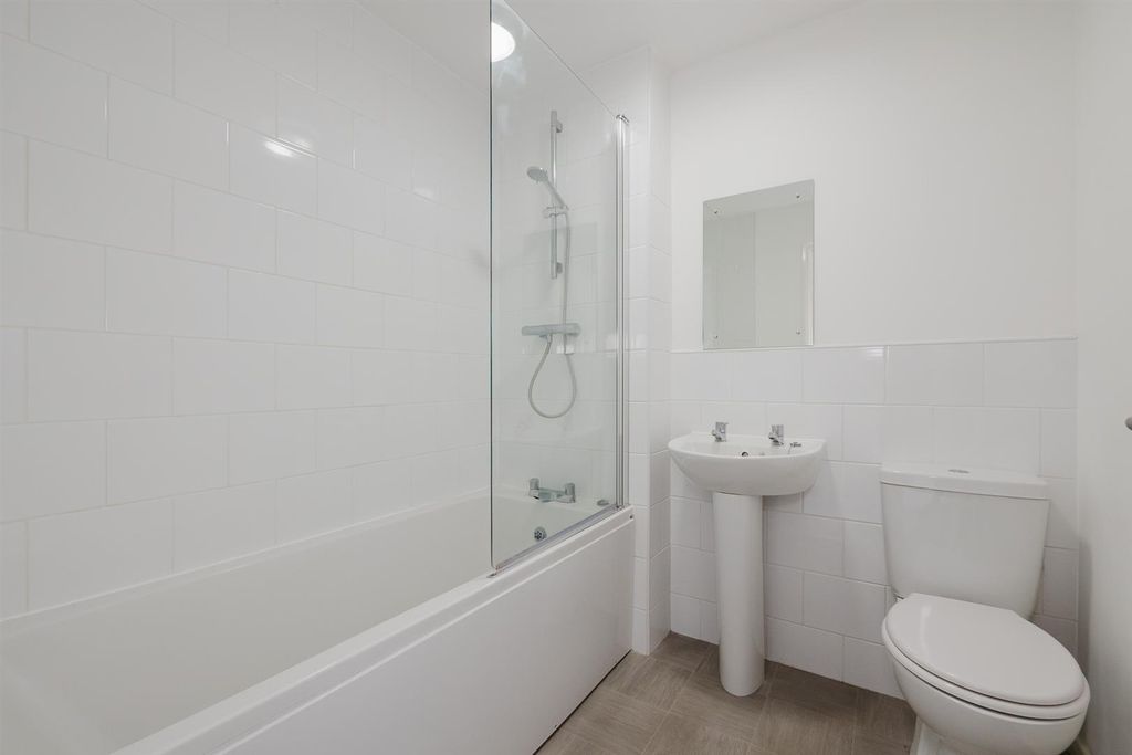 Additional image 11 of 2 bed semi-detached house to rentLakeside North, Scunthorpe DN16