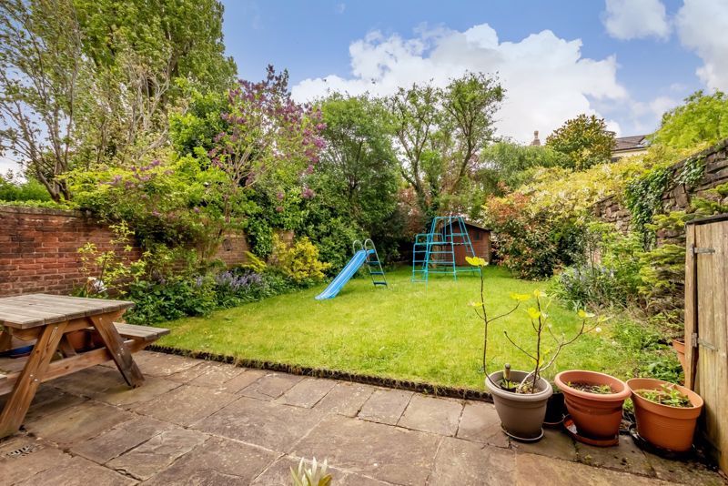 Property photo 2 of 19 Garden