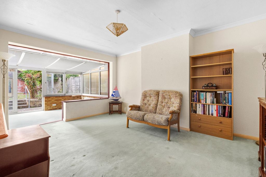Property photo 3 of 13 Sitting Room