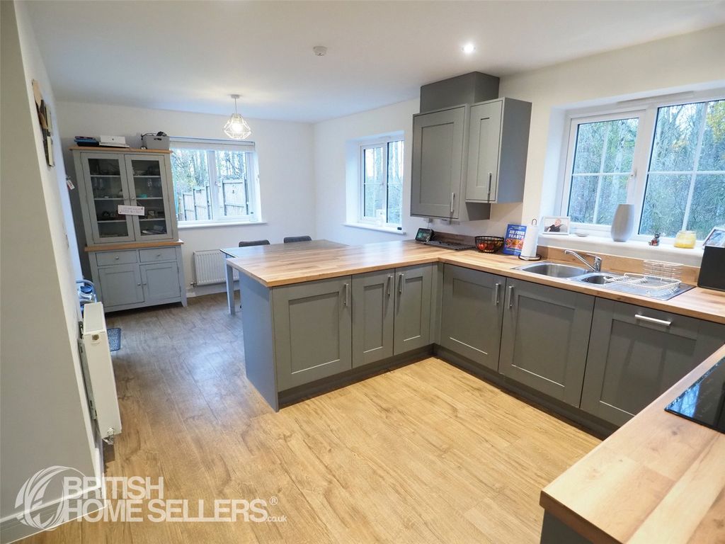 Property photo 2 of 30 Picture No. 17