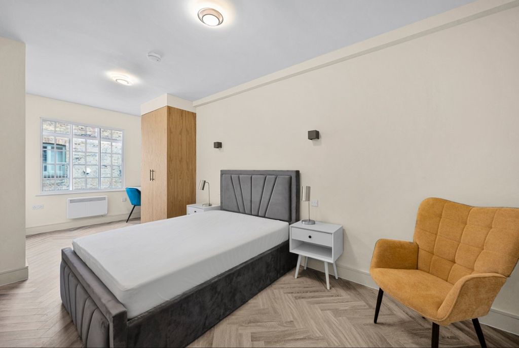 Property photo 1 of 5