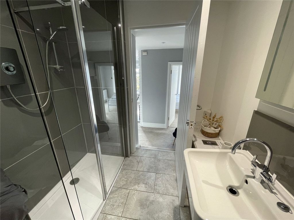 Property photo 2 of 9 Picture No. 22