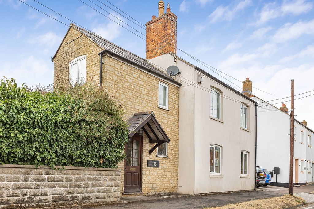 Property photo 1 of 31