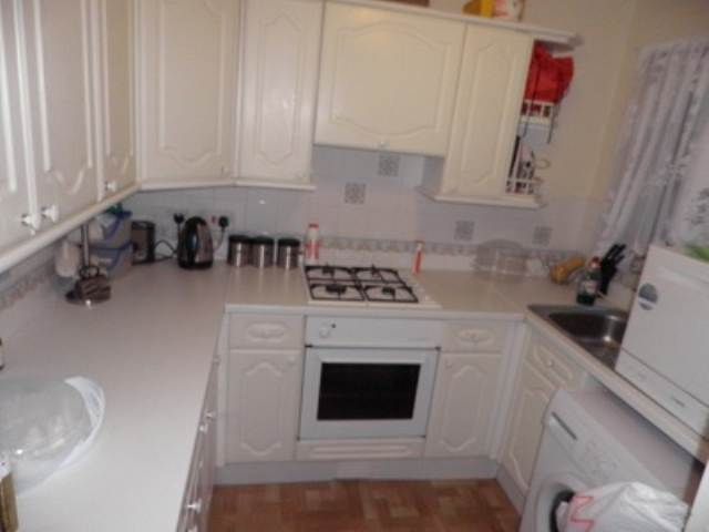 Property photo 2 of 11 Kitchen
