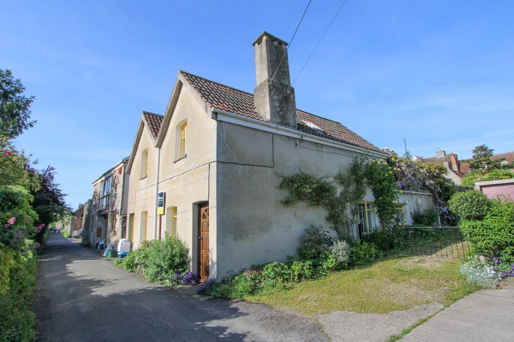 Property photo 2 of 25