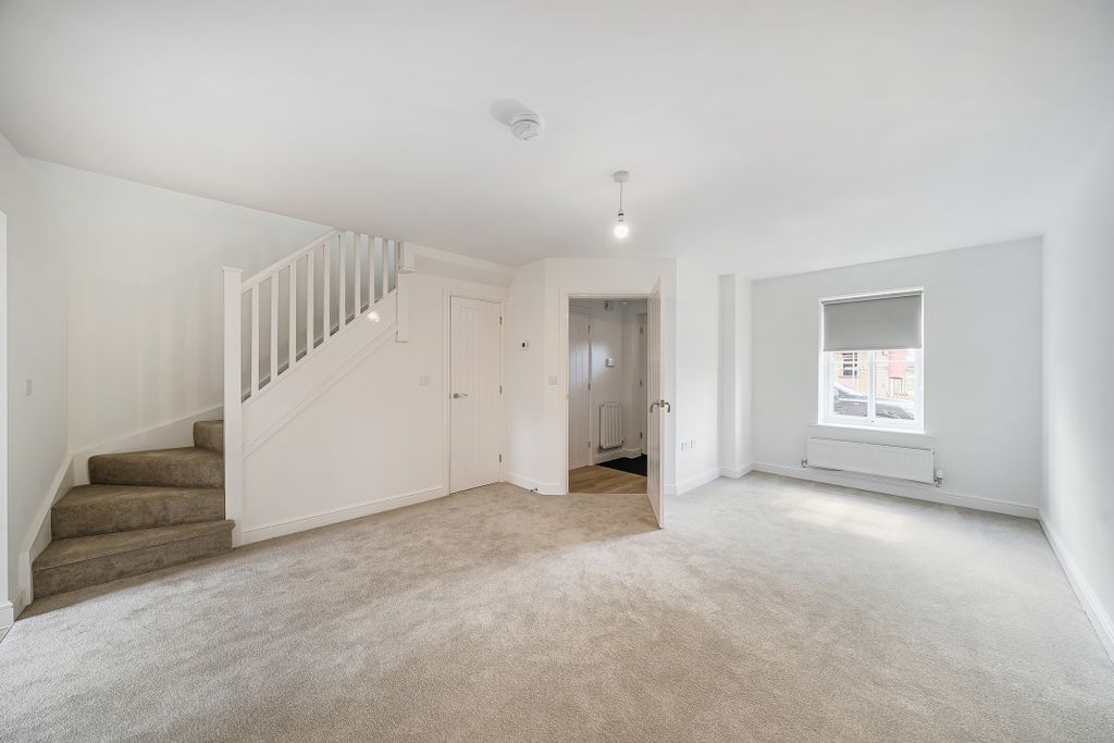 Property photo 3 of 18 Image