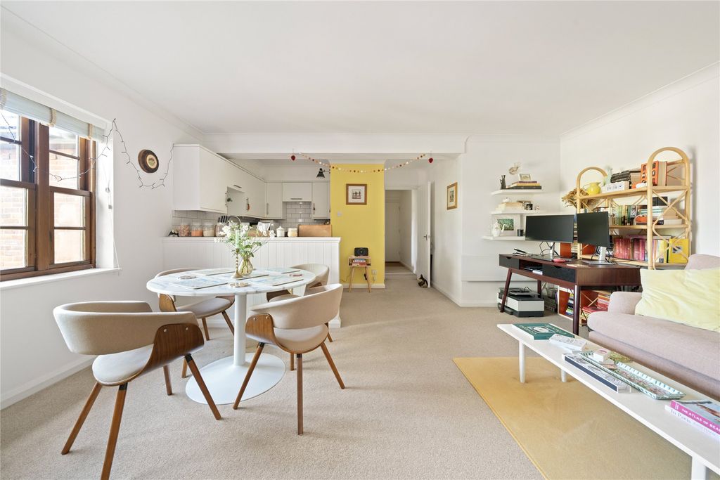 Property photo 1 of 10 Dining Area