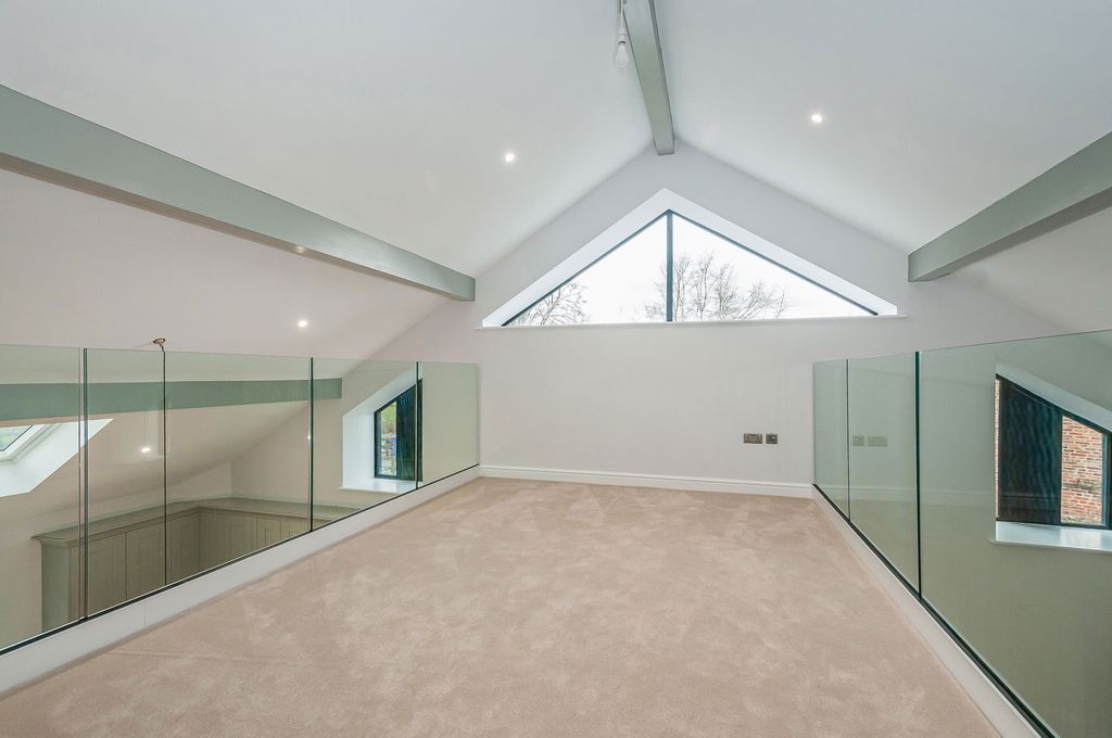 Property photo 3 of 24