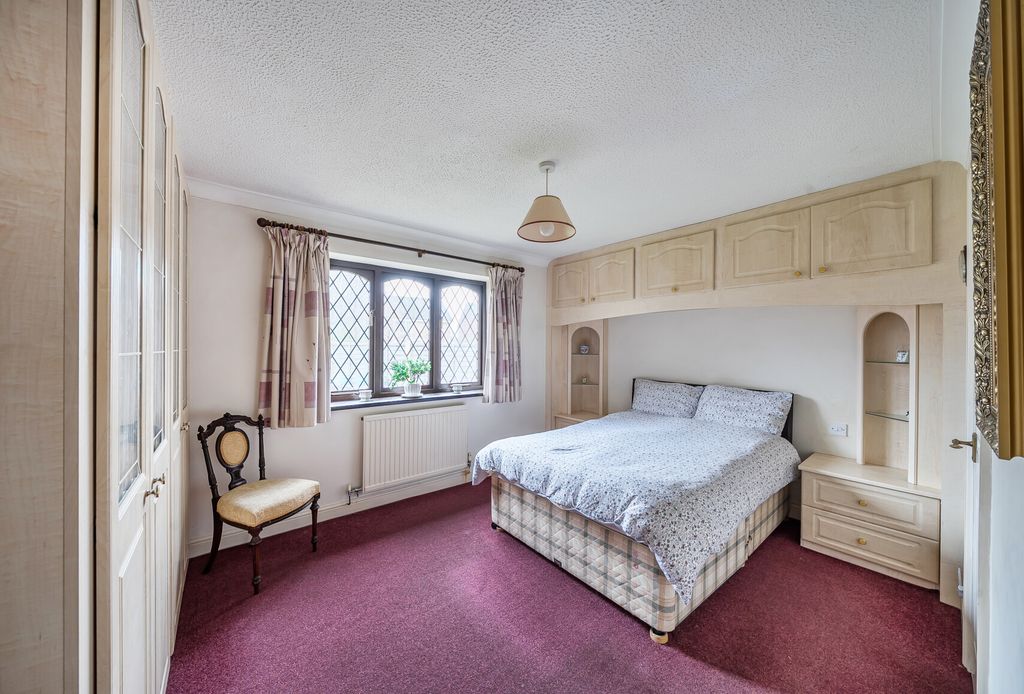 Property photo 2 of 14 1410709-15-698B38...