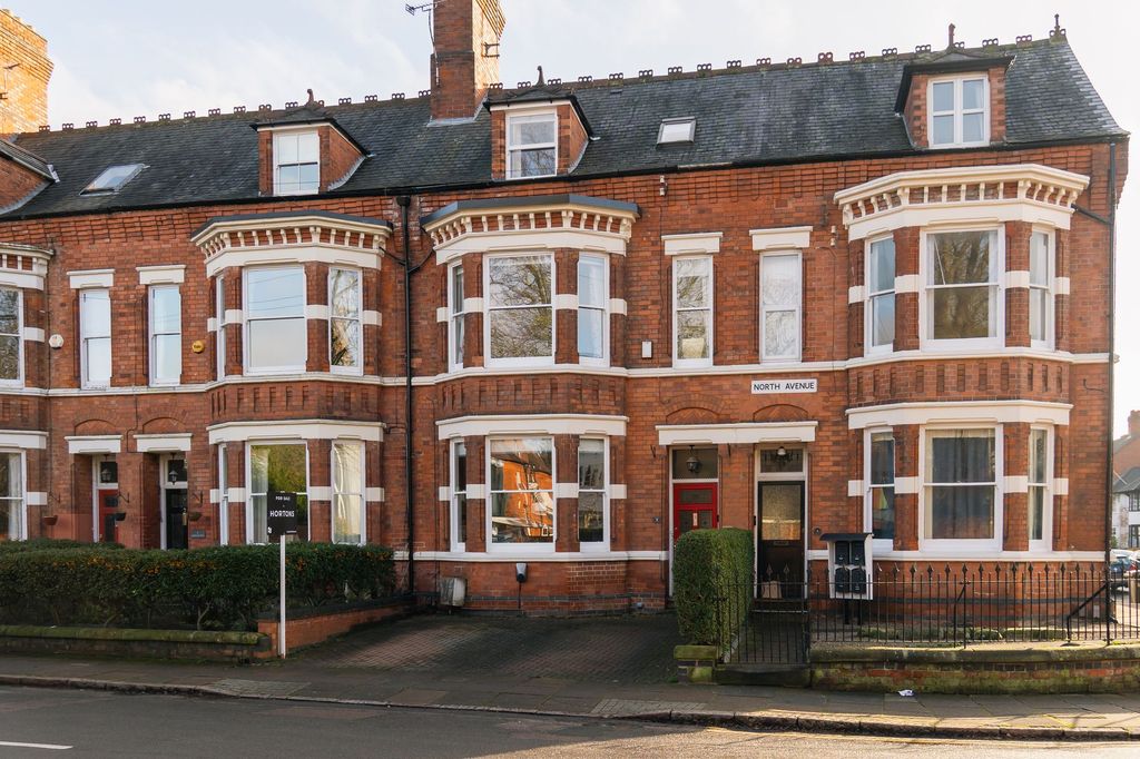 Property photo 1 of 36