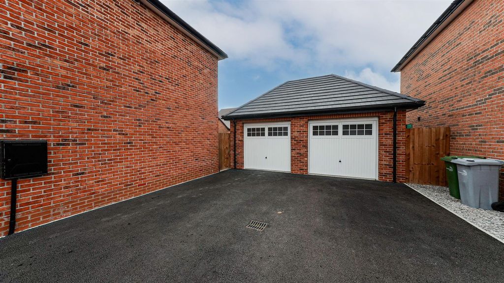 Property photo 2 of 37 Dsc7866.Jpg