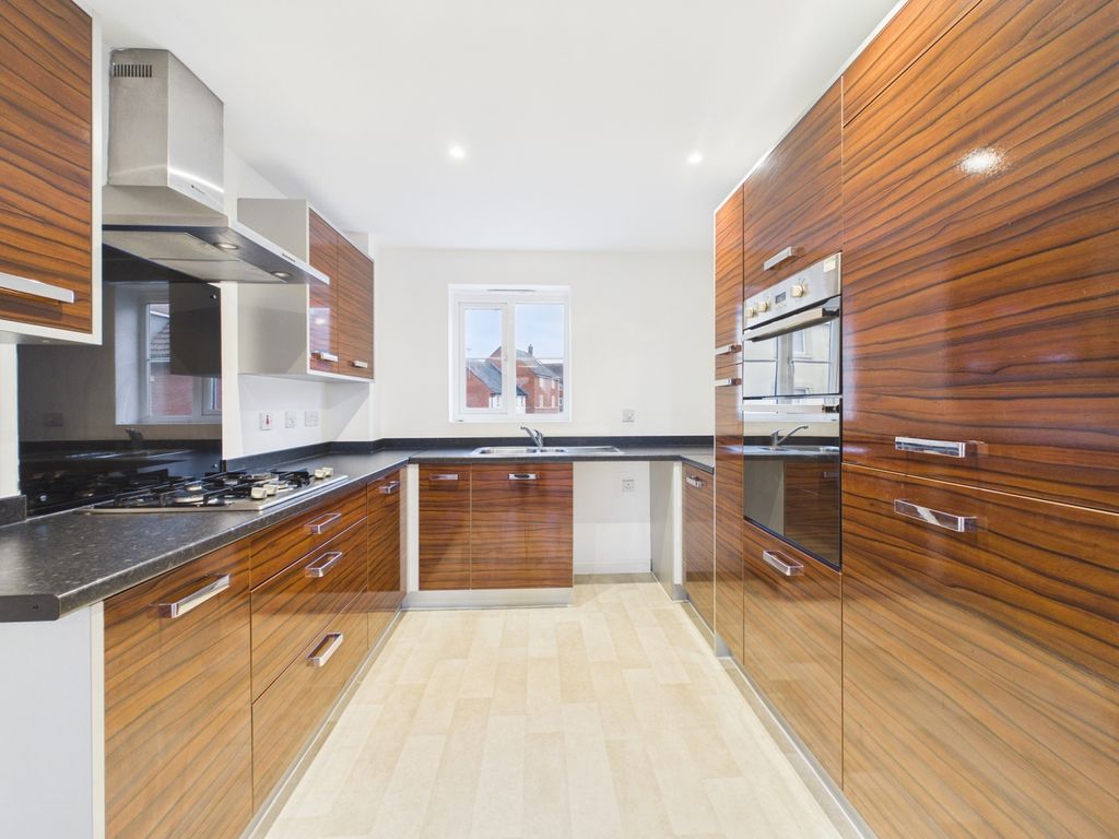 Property photo 3 of 15 Cam01791G0-Pr0219-Still009