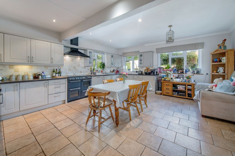 Property photo 3 of 35 Kitchen